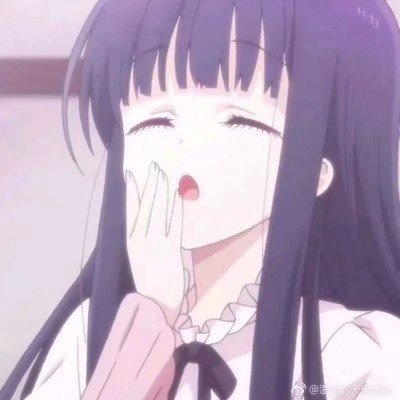 男子发现毒蛇上前拍照被咬到脚